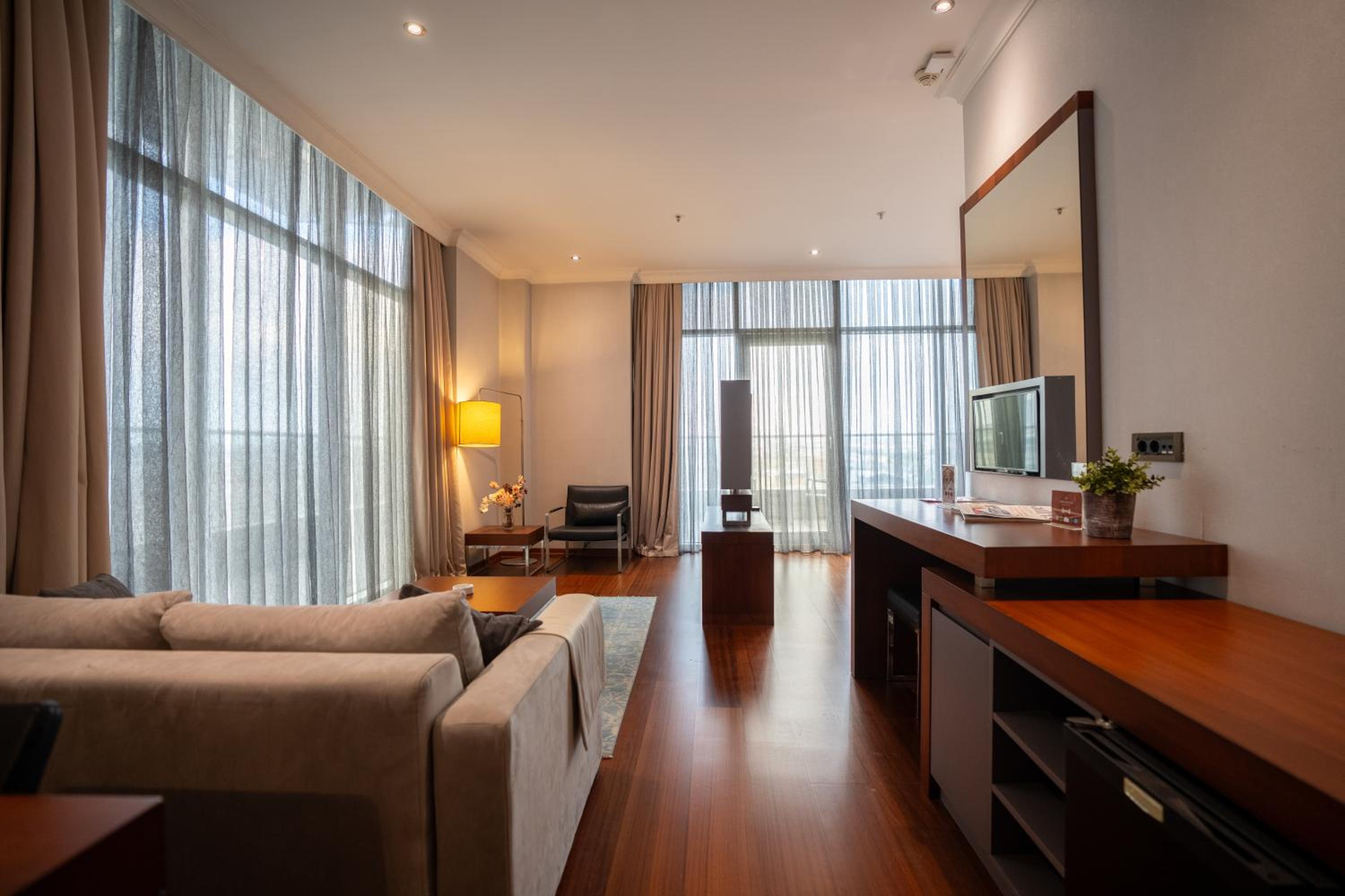 ADM Grand Hotel