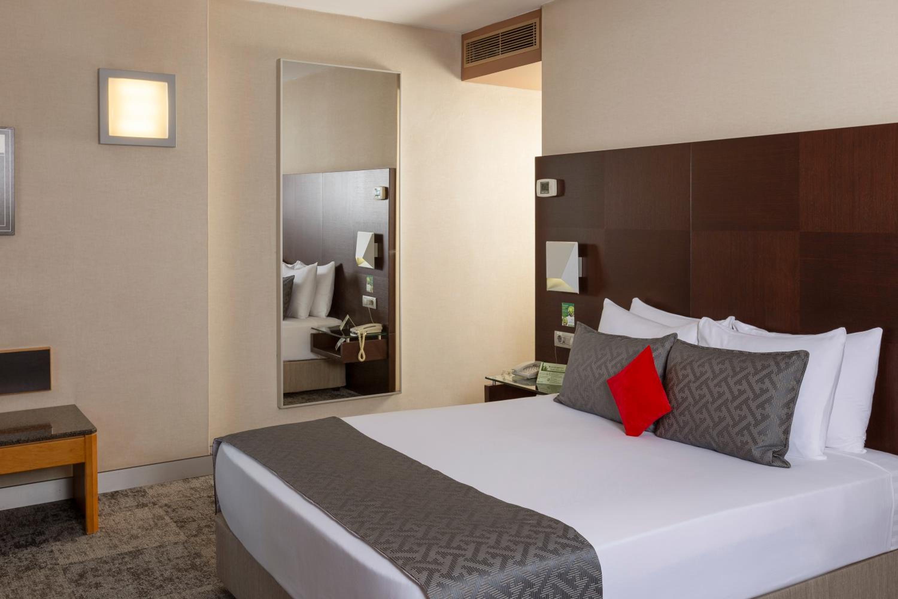 Nippon Hotel